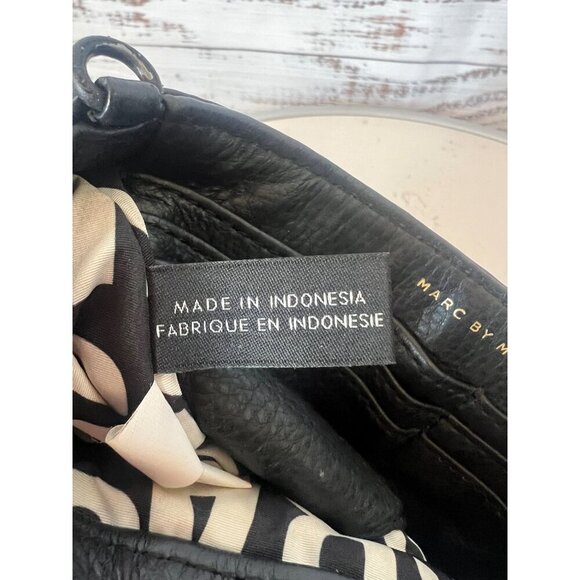 MARC JACOBS SMALL NATASHA CLUTCH/CROSSBODY PURSE - Picture 13 of 16